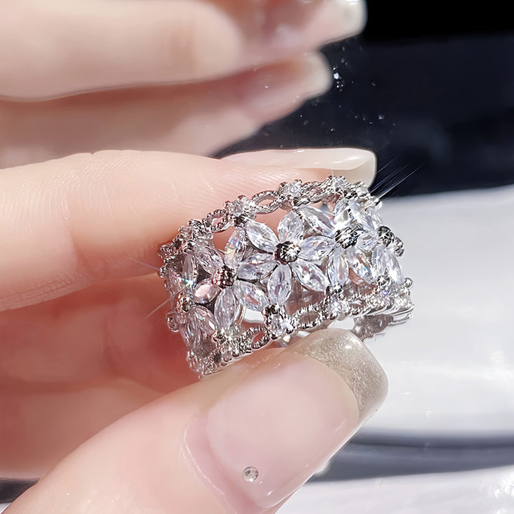Promosi Ramadhan - Cincin Bunga Moissanite - Dengan sertifikat GRA dan kotak perhiasan gratis